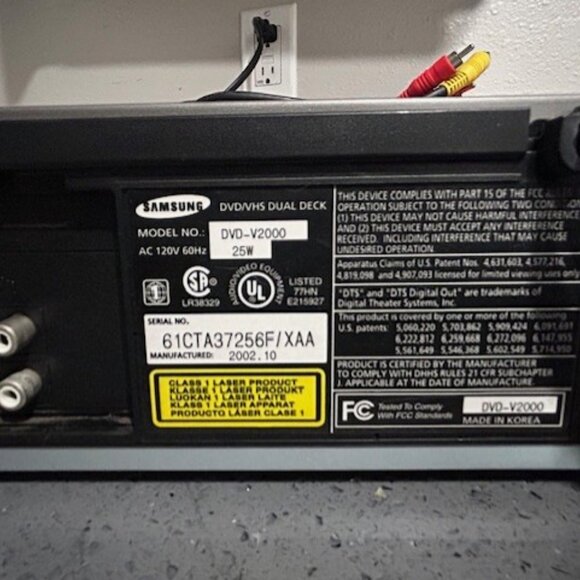 Samsung DVD/VHS Dual Deck DVD-V2000 4 Head Hi-Fi Stereo Dolby Digital. No Remote - Picture 8 of 9
